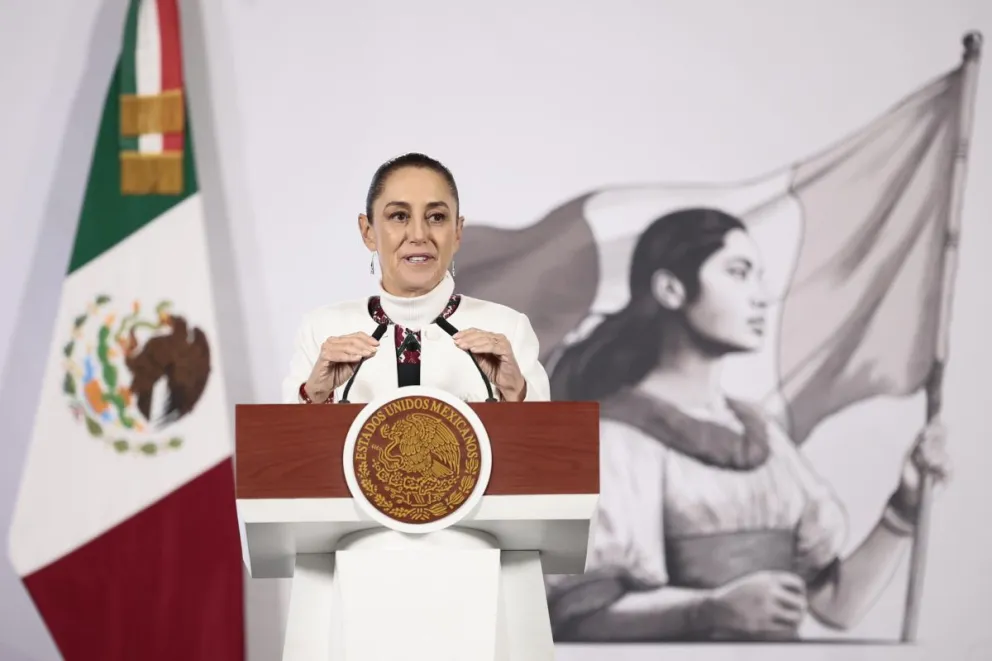 La presidenta de México, Claudia Sheinbaum, habla durante una rueda de prensa este martes, en Palacio Nacional de Ciudad de México (México). Foto: EFE