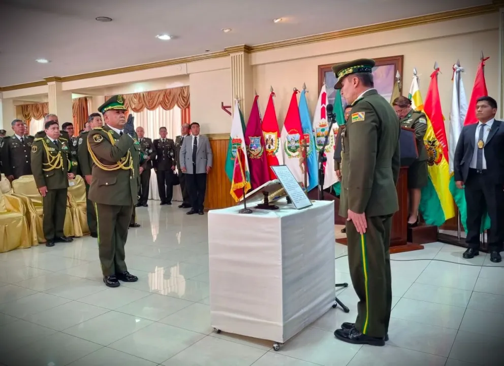 El nuevo inspector General de la Policía, Lionel David Valenzuela, y el comandante de la Policía, Mirko Sokol. Foto: Policía 