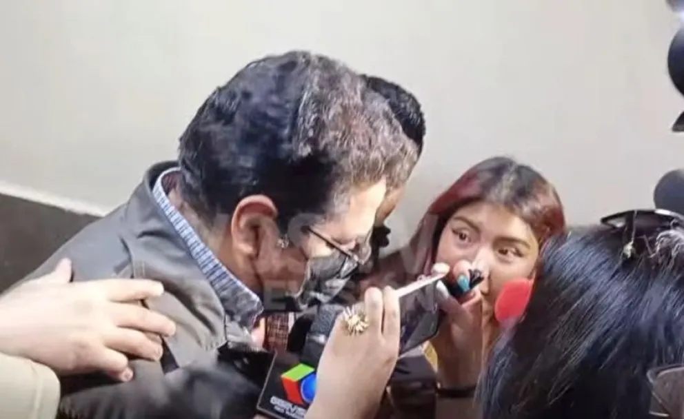 El exgerente de B-Agro Ramiro Villarpando es trasladado a la cárcel. Foto: Captura de imagen: Vos Tv Noticias 