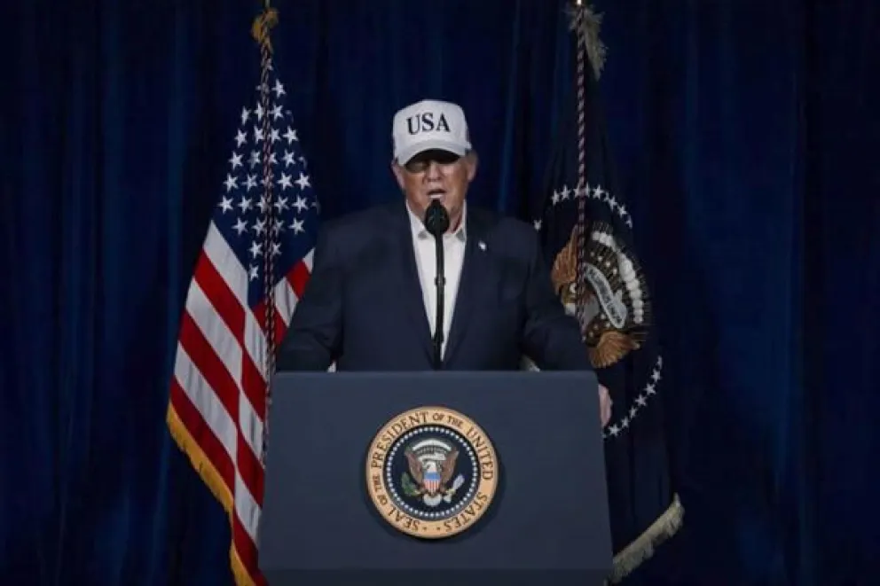 Captura de vídeo extraída de la Cuenta de Truth Social del presidente de EE.UU, Donald Trump, quien anunció este sábado una operación militar "masiva" con el objetivo de "aniquilar" y "destrozar" al régimen de los ayatolás en Irán. EFE