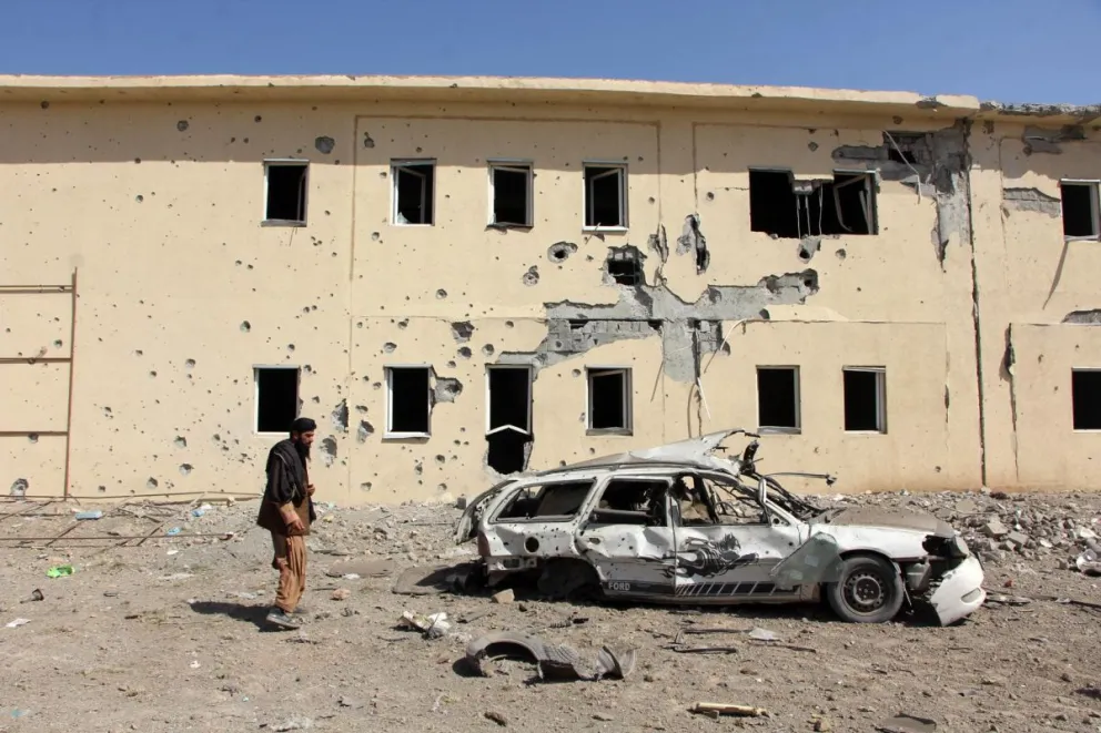 Daños en una casa en Kandahar (Afganistán) por el conflicto fronterizo con Pakistán. Foto: EFE