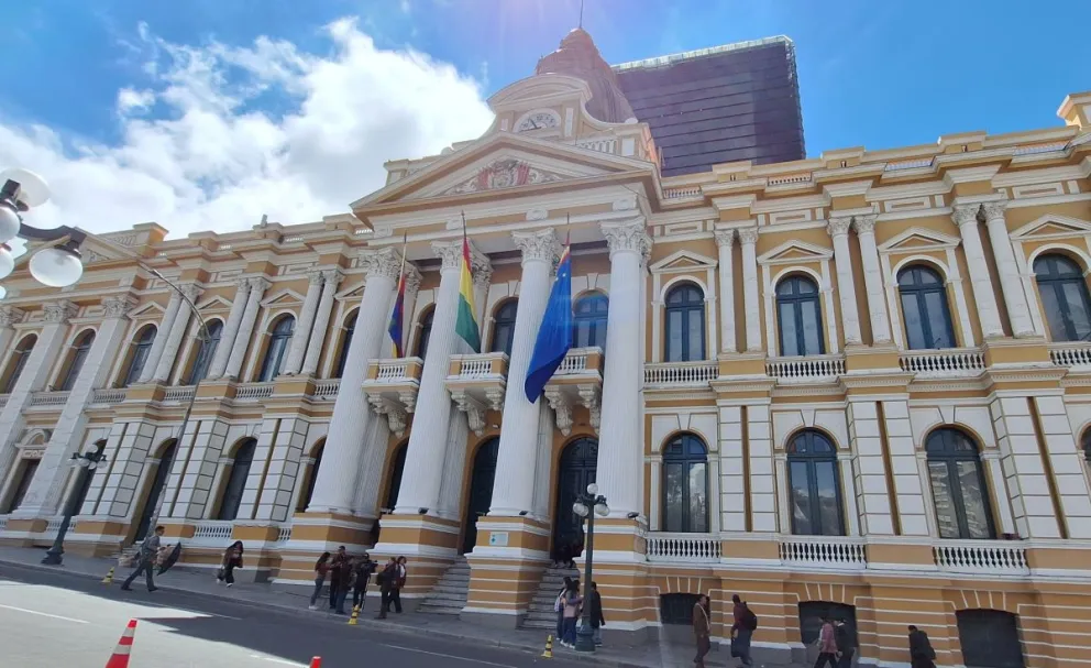 El edificio antiguo y el nuevo de la ALP. Foto: Visión 360 