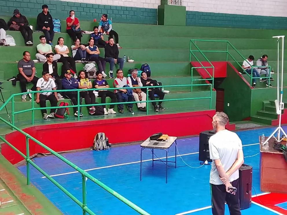 Giménez durante su disertación. Foto: José Víctor Andrade.