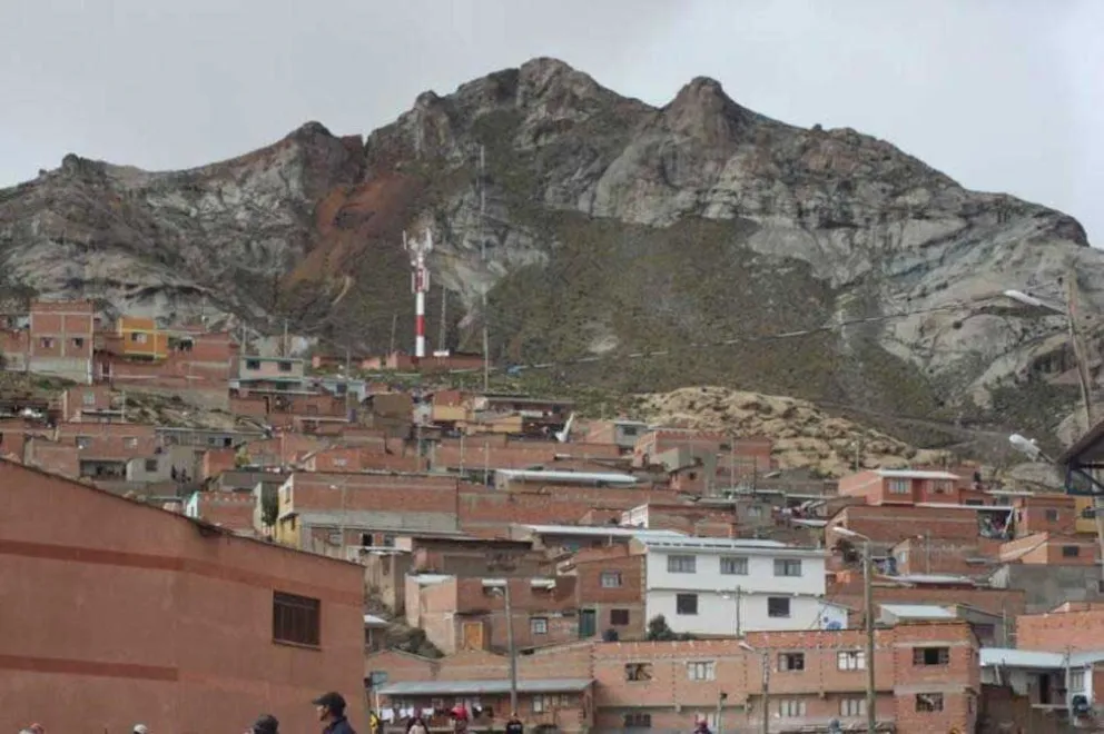 El violento enfrentamiento se registró en la mina Santiago, en el municipio Porco, dejando por lo menos 18 personas heridas, según el informe del fiscal, Juan Ramón Jiménez. Foto: El Potosí