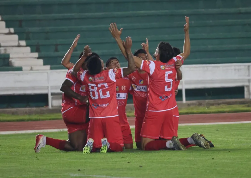 Los capitalinos festejan el segundo gol anotado por Rudy Cardozo. Foto. Agencia Marka Registrada