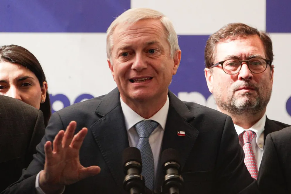 El presidente electo de Chile, José Antonio Kast, habla durante una rueda de prensa en Santiago (Chile). Foto: EFE