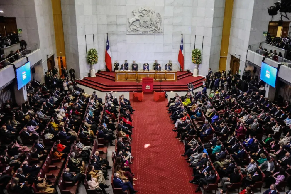 Los asistentes del salón plenario del Congreso Nacional, en Valparaíso (Chile). Foto: EFE