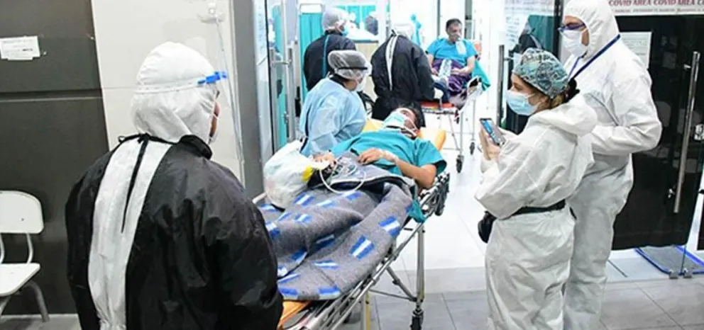 Personal médico, familiares y pacientes de hospitales de La Paz, Santa Cruz y El Alto coindicen en que en los centros de salud, no hay medicamentos, insumos y tampoco profesional que preste atención oportuna. Foto: El Alteño