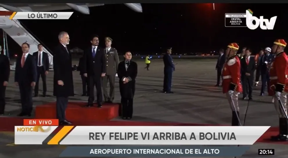 El rey de España, Felipe VI, arribó la noche de este miércoles a Bolivia. Foto: Captura