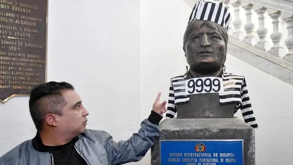 El busto de Evo Morales y el exdiputado Beto Astorga. Foto: APG