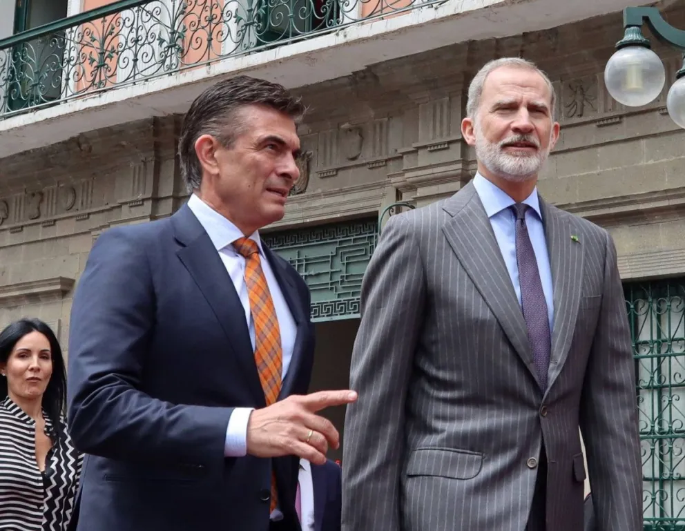 El presidente Rodrigo Paz y el Rey Felipe VI de España, durante los actos protocolares, este jueves. Foto: RPP