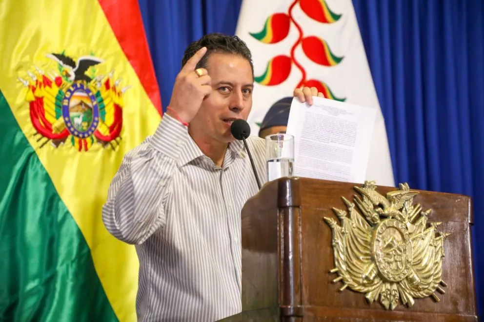 En un comunicado oficial, la Vicepresidencia del Estado minimiza los antecedentes del segundo mandatario, Edmand Lara, difundidos por el Comandante General de la Policía. Foto: Correo del Sur