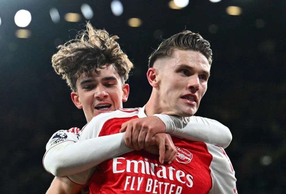 Jugadores del club inglés festejan por uno de sus goles. Foto: Arsenal.