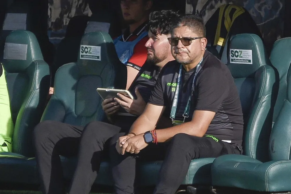 Villegas durante el partido en tierras cruceñas. Foto: APG.