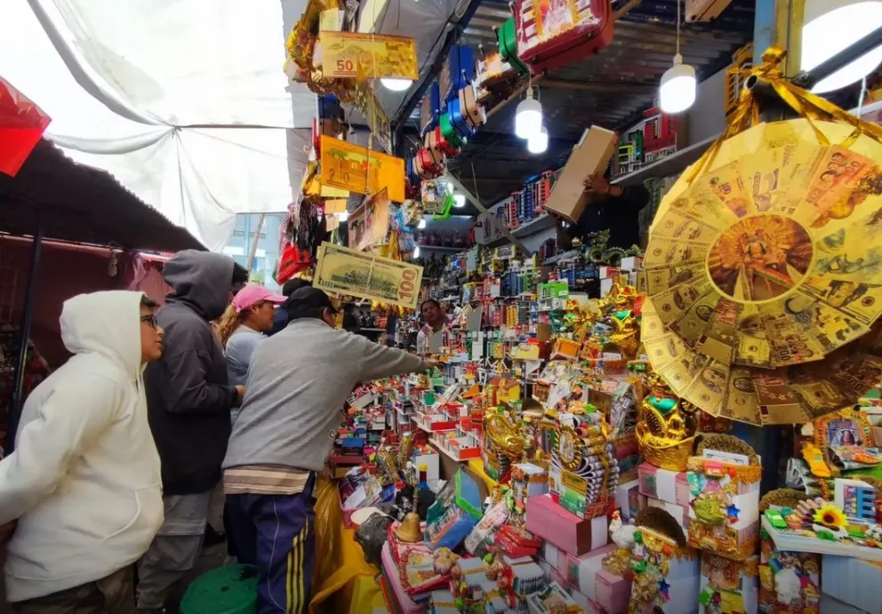 La feria de La Alasita terminó este domingo con un sorteo de una moto. Foto: AMUN