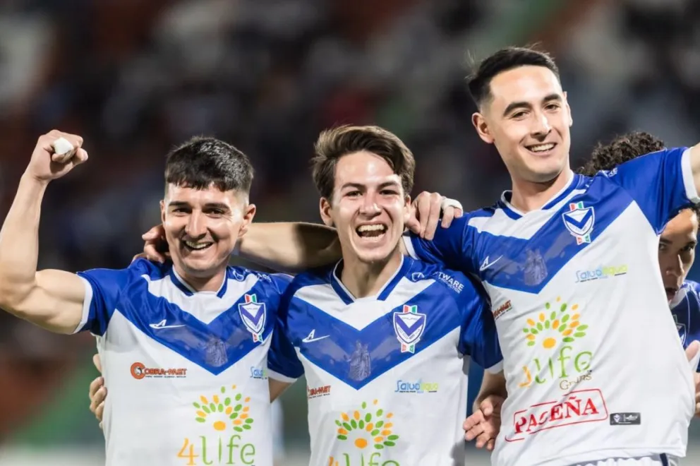 Jugadores del cuadro orureño celebran uno de sus goles. Foto: GV San José.