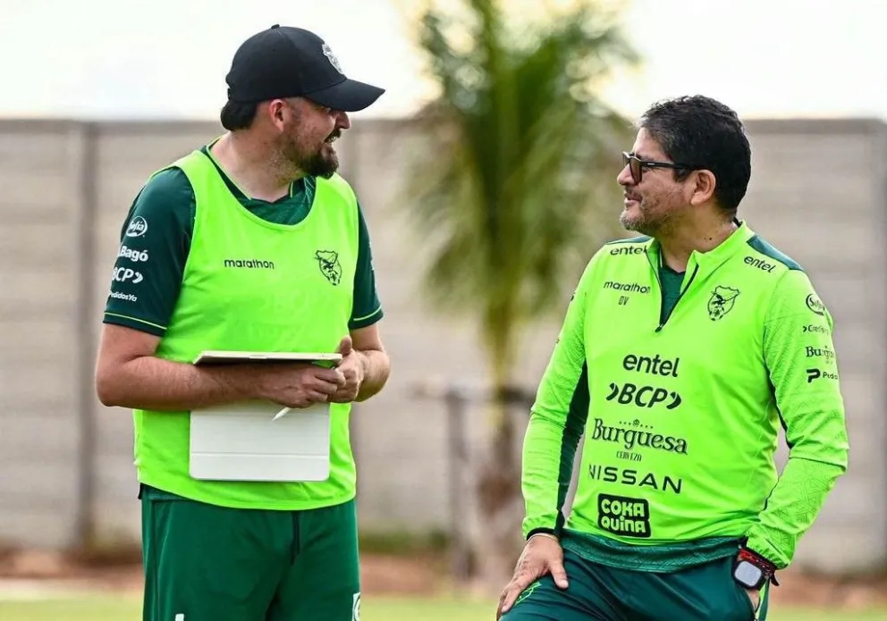 Cristhian Farah (izq.) conversa con Óscar Villegas. Foto: La Verde - FBF