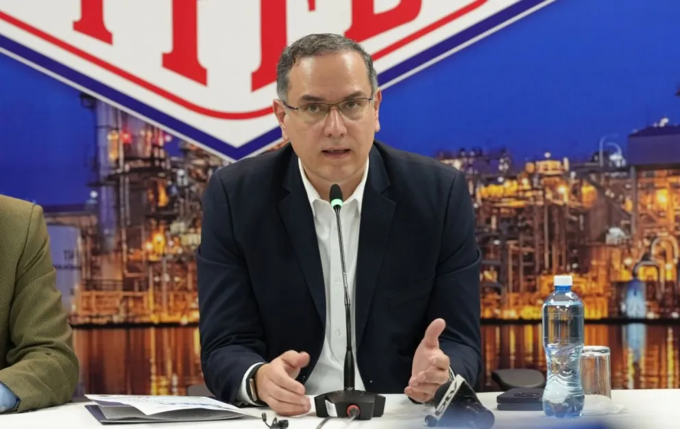 YPFB anuncia que en esta semana, se comenzará con el pago por los daños causados por la gasolina desestabilizada a 2.634 propietarios de vehículos, que concluyeron su registro en el SREC. Foto: Red Uno