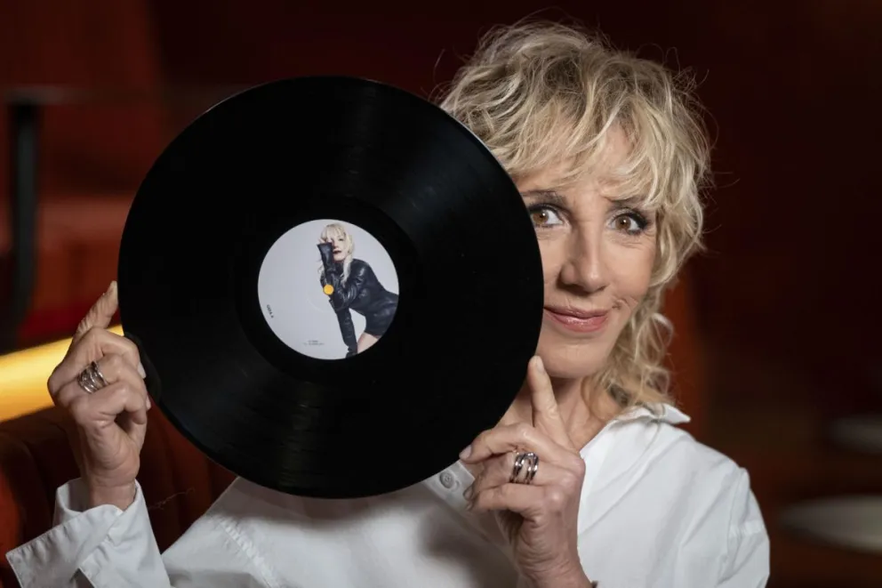 La cantante Ana Torroja posa durante una entrevista con EFE en la sala X de Madrid. 