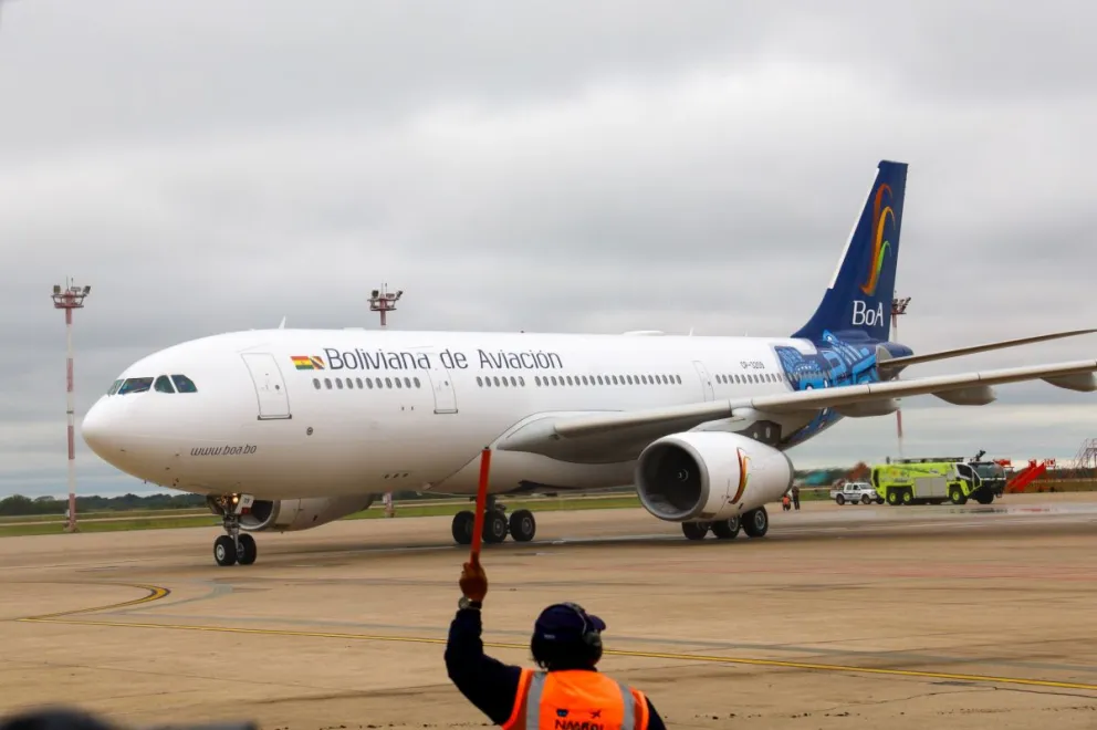 Un avión de la aerolínea estatal Boliviana de Aviación. Foto: ABI