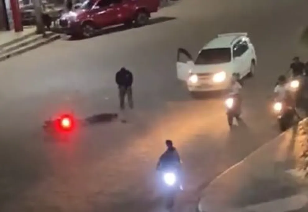El momento del crimen en pleno centro de Guayaramerín. Foto: Captura de video 