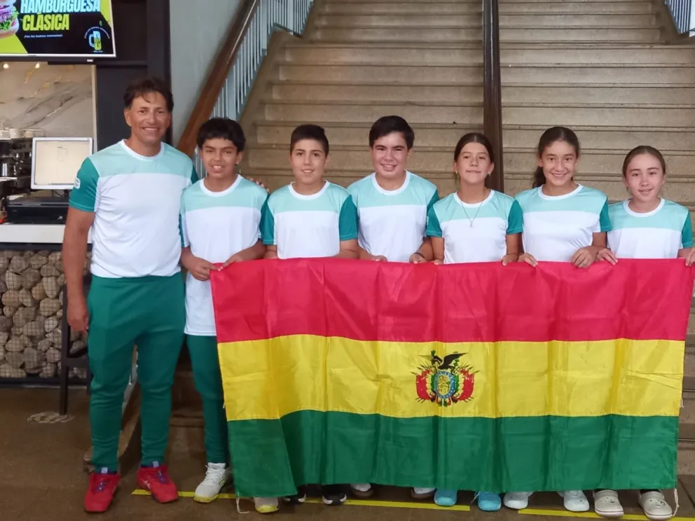 Los tenistas nacionales antes del viaje a Brasil. Foto: FBT