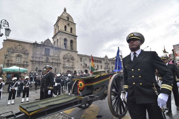 Traslado de los restos de Abaroa. Fotos: APG 