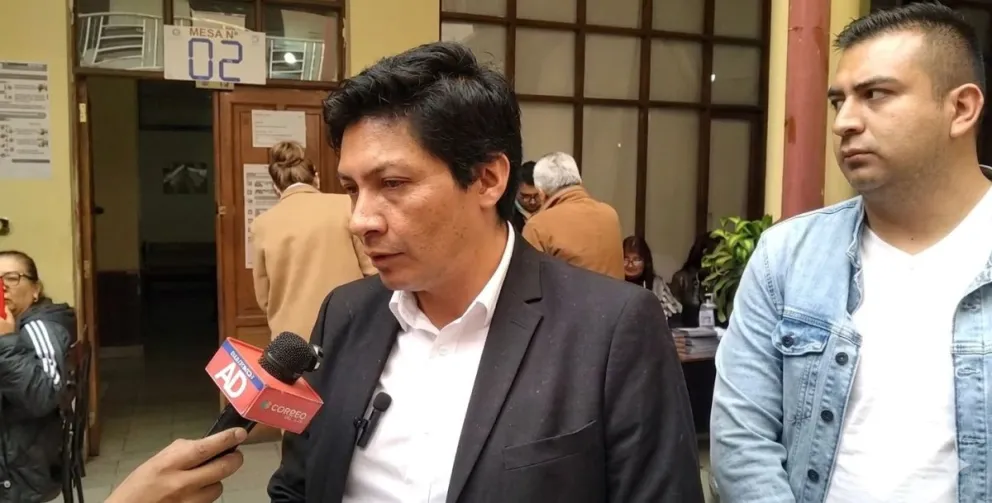 El candidato a la alcaldía de Sucre, Pablo Arízaga Foto: Captura de pantalla