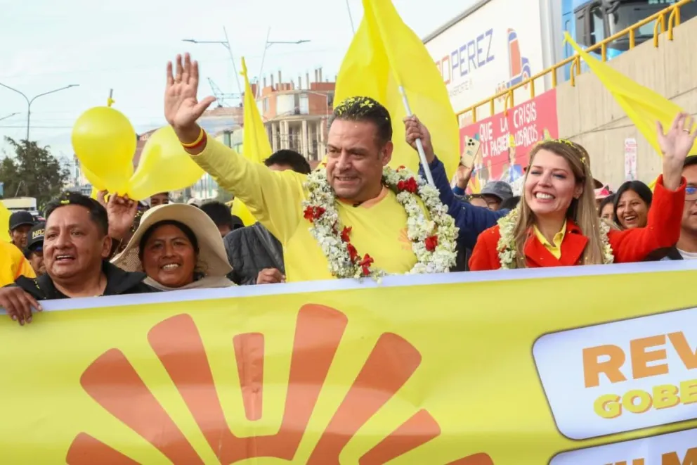 Luis Revilla en uno de sus actos de campaña rumbo a la gobernación de La Paz. Foto: Prensa Luis Revilla