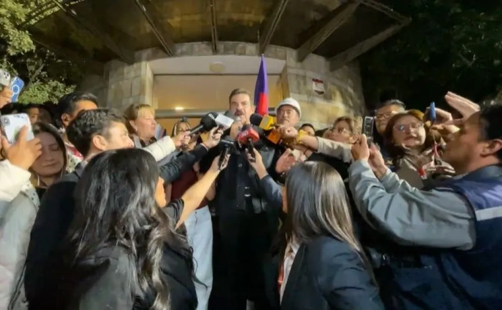 Reyes Villa celebra su reelección como alcalde 