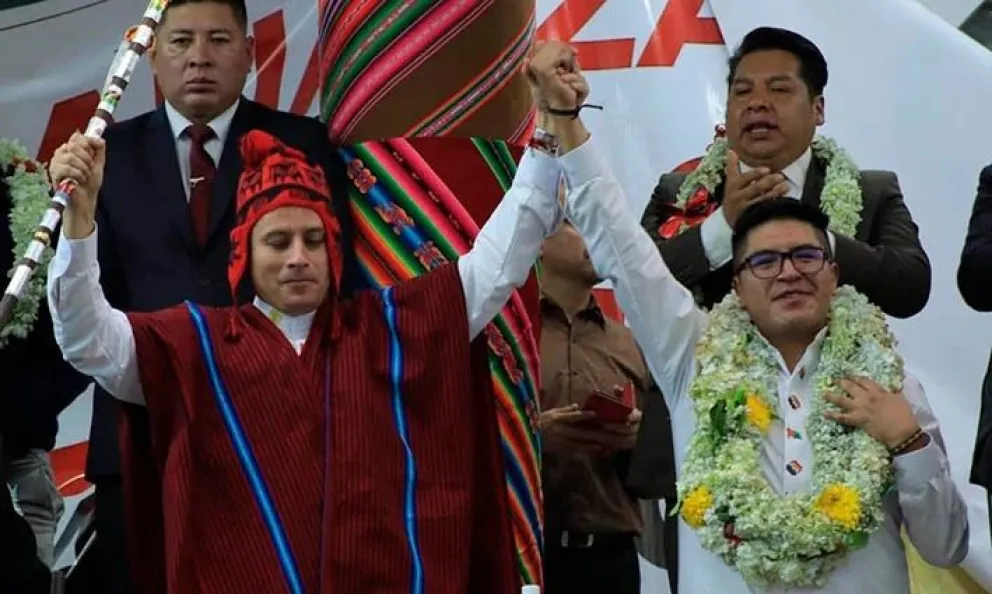 Edmand Lara y el candidato a la Alcaldía de El Alto, Gabriel Mamani. Foto: RRSS