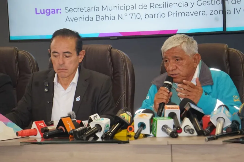 El alcalde electo César Dockweiler y el alcalde Iván Arias en la reunión de este martes. Foto: Visión 360