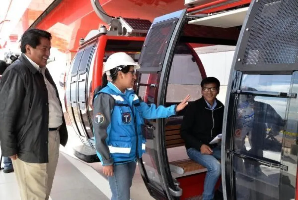 El teleférico atenderá en horario extendido. Foto: ABI
