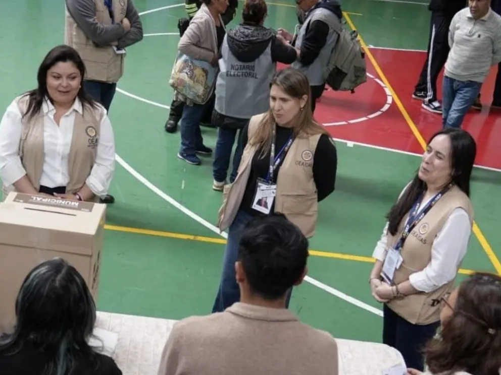 La jefa de la misión y otras integrantes de la delegación. Foto: OEA