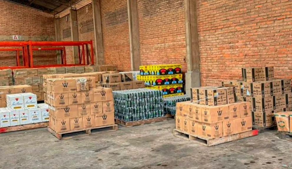 Los motorizados y la mercancía fueron trasladados a un depósito aduanero. Foto: Aduana Nacional