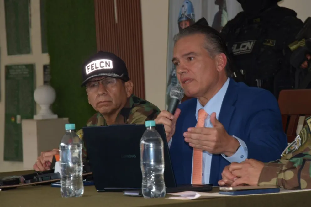 Viceministro de Defensa Social, Ernesto Justiniano, en una anterior actividad. Foto: RRSS de la autoridad 