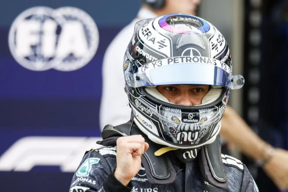 El piloto italiano de Mercedes Andrea Kimi Antonelli festeja la “pole”. Foto: EFE