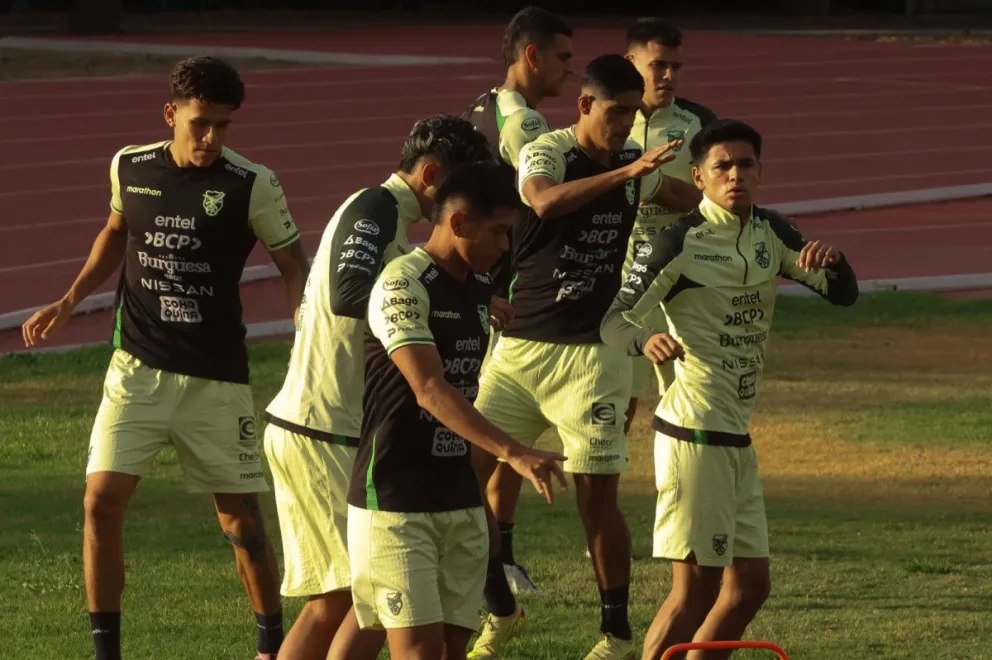 Los jugadores de la Verde en la tarea realizada el sábado en Borrego. Foto: APG