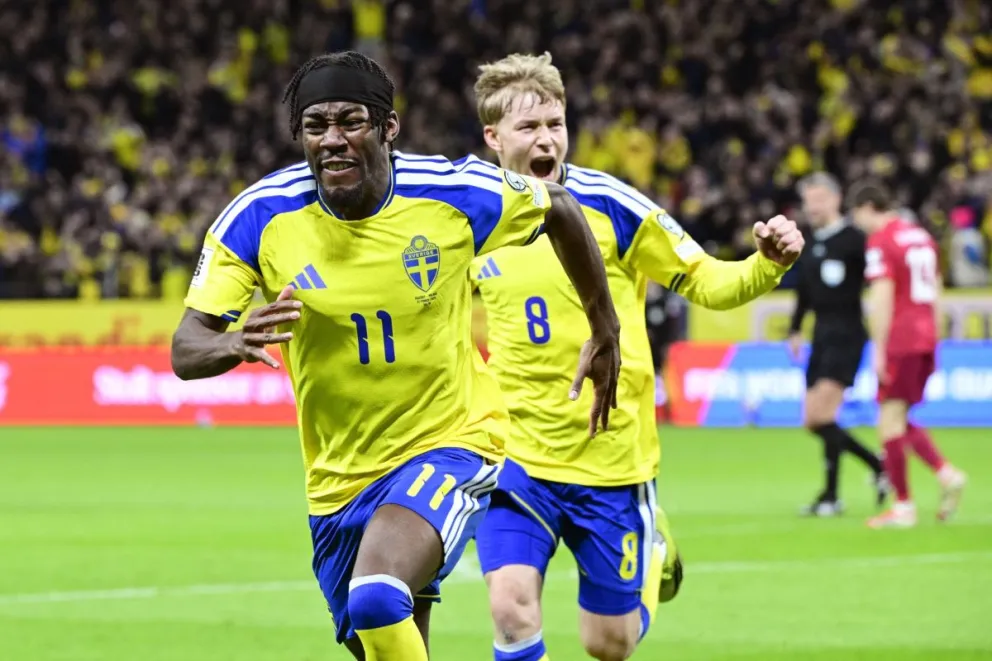 Jugadores de Suecia festejan uno de sus goles. Foto: EFE.