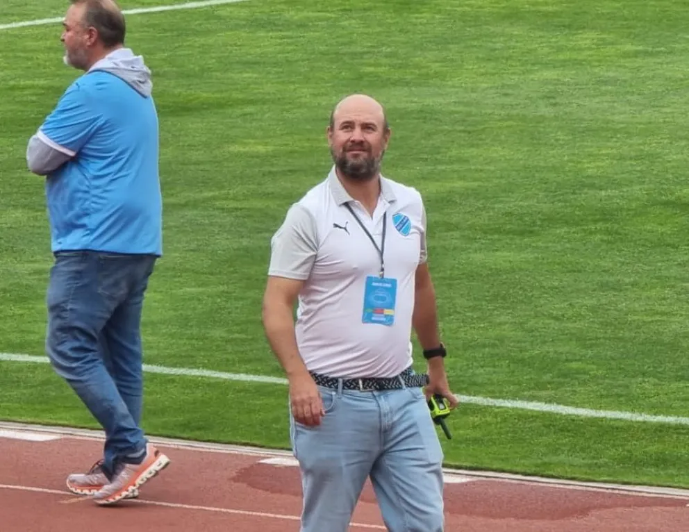 Valdivia, previo a un partido anterior de Bolívar en el Hernando Siles. Foto: Archivo Sports 360.