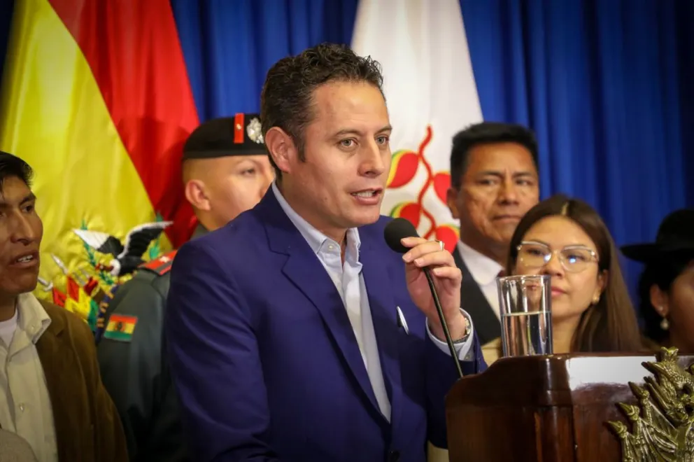 Vicepresidente Edmand Lara en un anterior contacto con la prensa. Foto: RRSS de Lara 