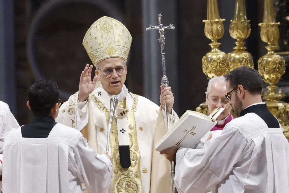 El papa León XIV durante la celebración de la Misa Crismal de Jueves Santo en la basílica de San Pedro. Foto: EFE