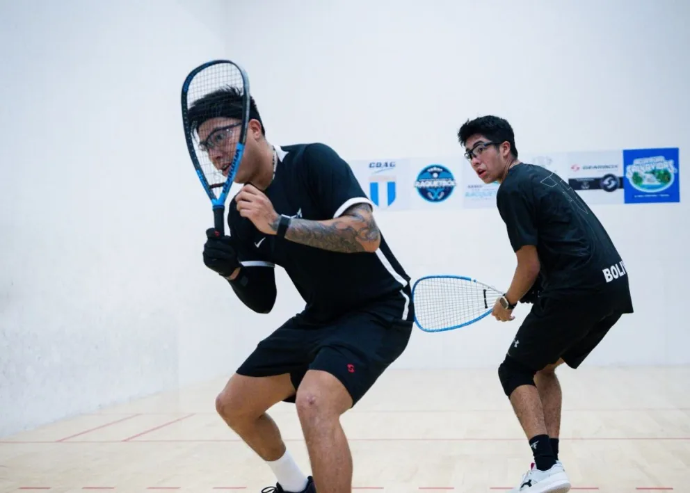 Moscoso durante uno de sus partidos en el torneo. Foto: Confederación Panamericana de Ráquetbol.