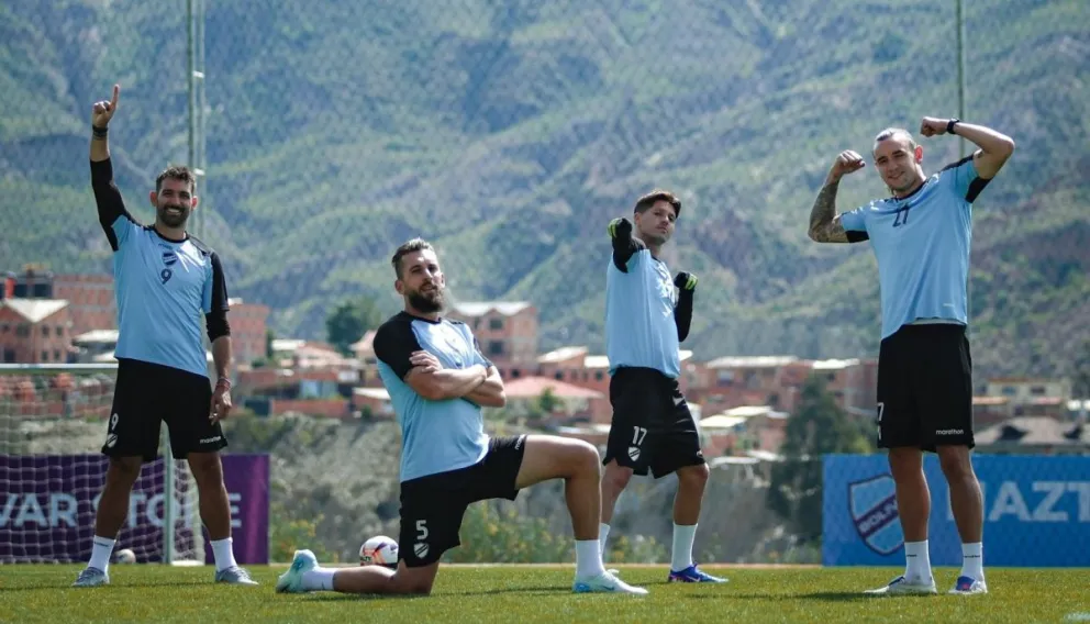 Cauteruccio (izq.), Echeverría, Rodríguez y Gariglio. La Academia está lista para el debut. Foto: Club Bolívar