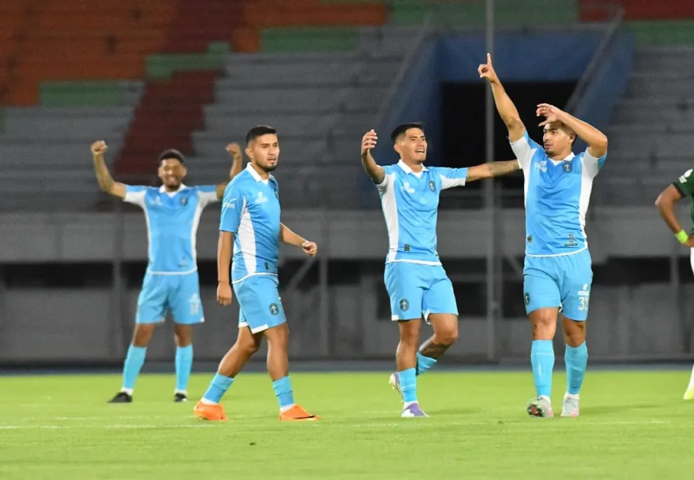 Jugadores de San Antonio festejan uno de sus goles. Foto: APG.
