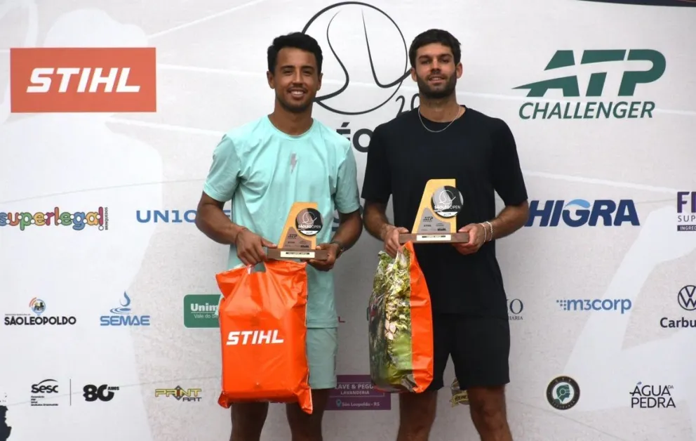 Dellien (izq.) y Díaz, en la premiación del campeonato. Foto: Challenger de San Leopoldo.
