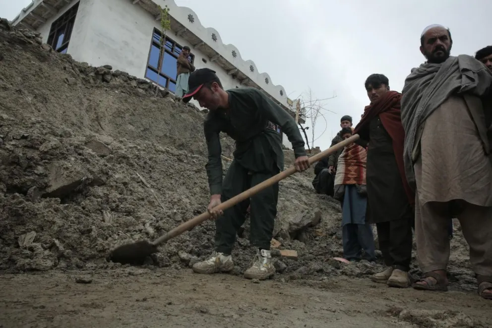 La infraestructura del país también se ha visto severamente afectada con 355 kilómetros de carreteras dañadas. Foto: EFE 