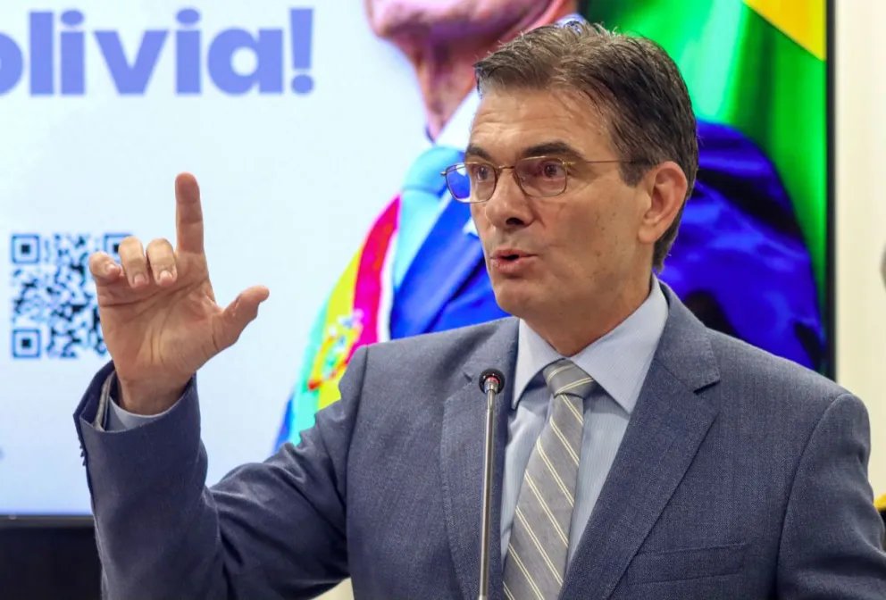 El presidente Rodrigo Paz devela millonarios contratos por invitación directa. Foto: Gobierno 