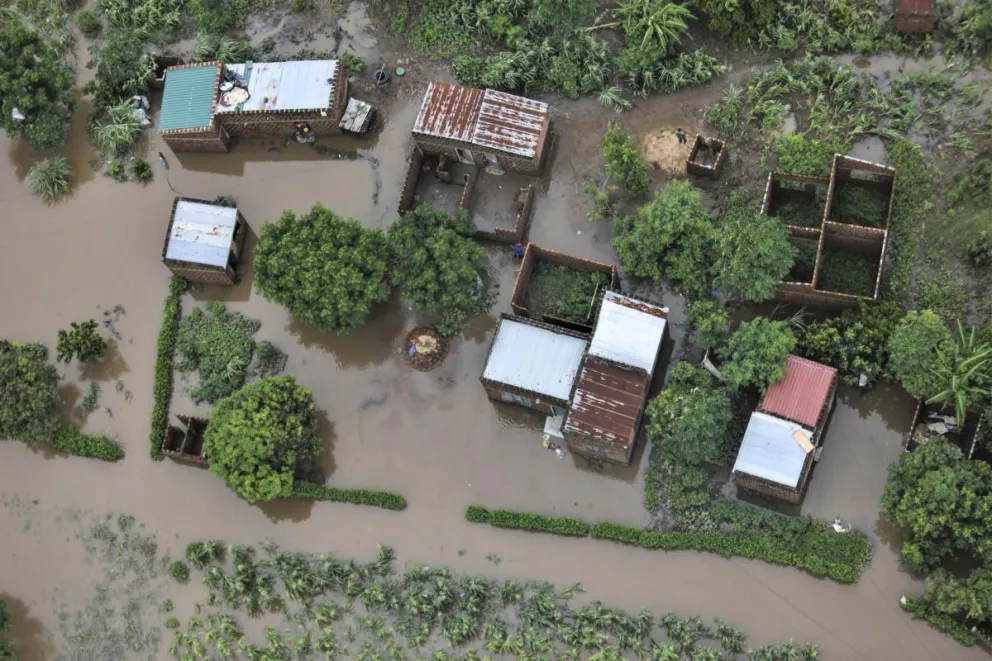 Una zona inundada el pasado 20 de enero entre las regiones de Maputo y Gaza, en Mozambique. Foto: EFE