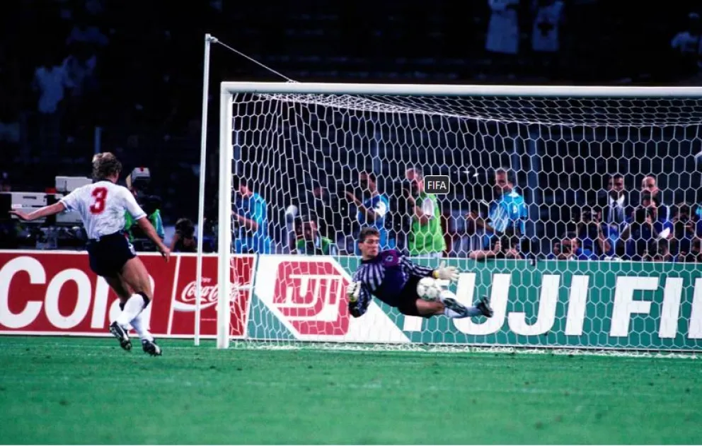 La definición por penales que hubo entre Inglaterra y Alemania en Italia 1990. Foto: FIFA.